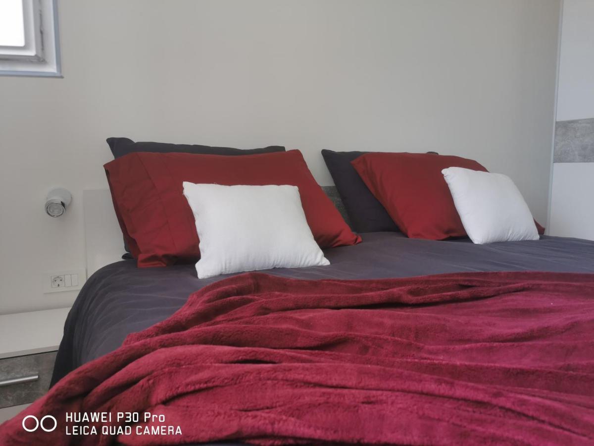 Center Pearl #new#free Reserved Parking In Garage Elevator Direct Access#business And Pleasure#city View&balcony&sunny&cafes&markets&tram#city Center#working Room#2 Toliets#2 Bedrooms *