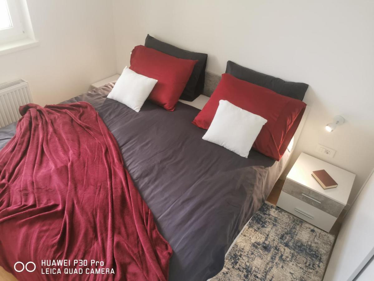 Center Pearl #new#free Reserved Parking In Garage Elevator Direct Access#business And Pleasure#city View&balcony&sunny&cafes&markets&tram#city Center#working Room#2 Toliets#2 Bedrooms Apartment