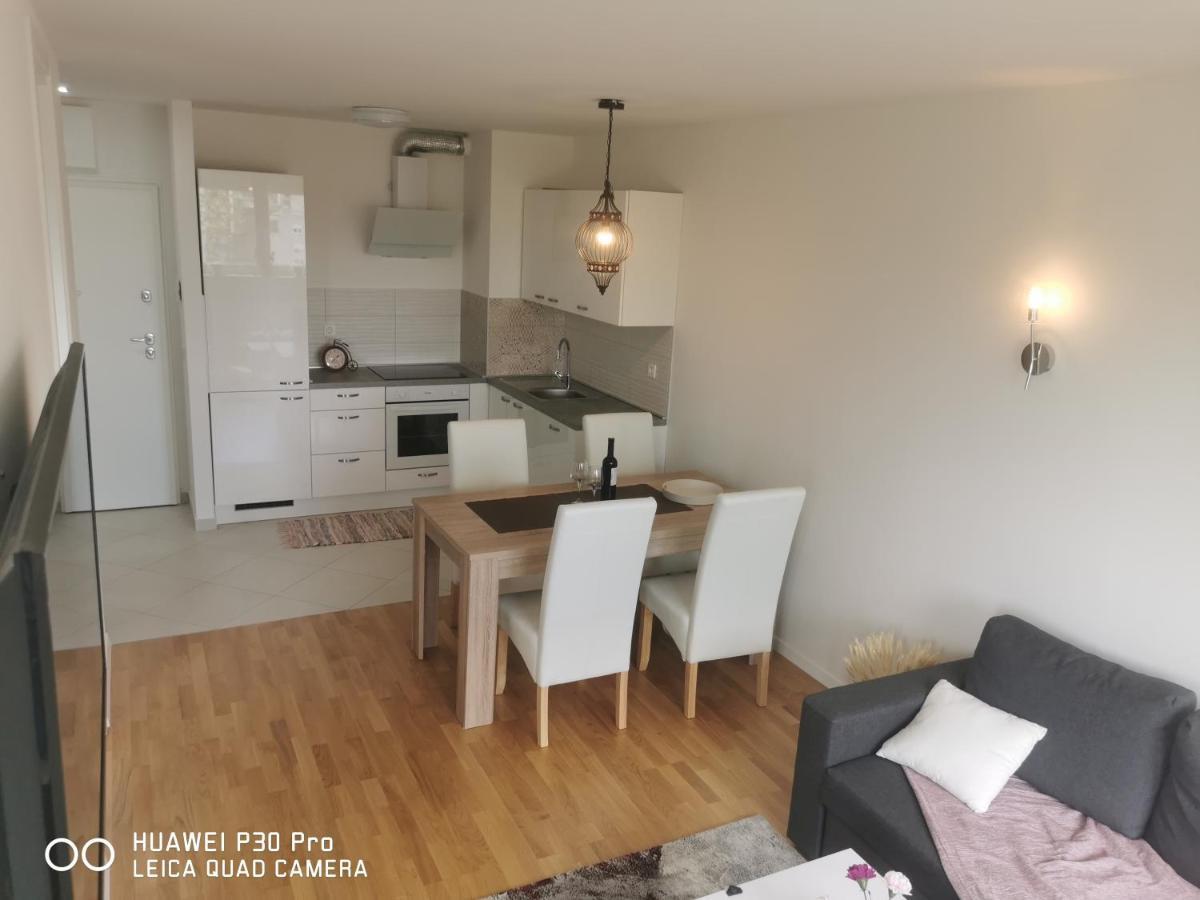 Center Pearl #new#free Reserved Parking In Garage Elevator Direct Access#business And Pleasure#city View&balcony&sunny&cafes&markets&tram#city Center#working Room#2 Toliets#2 Bedrooms Apartment *