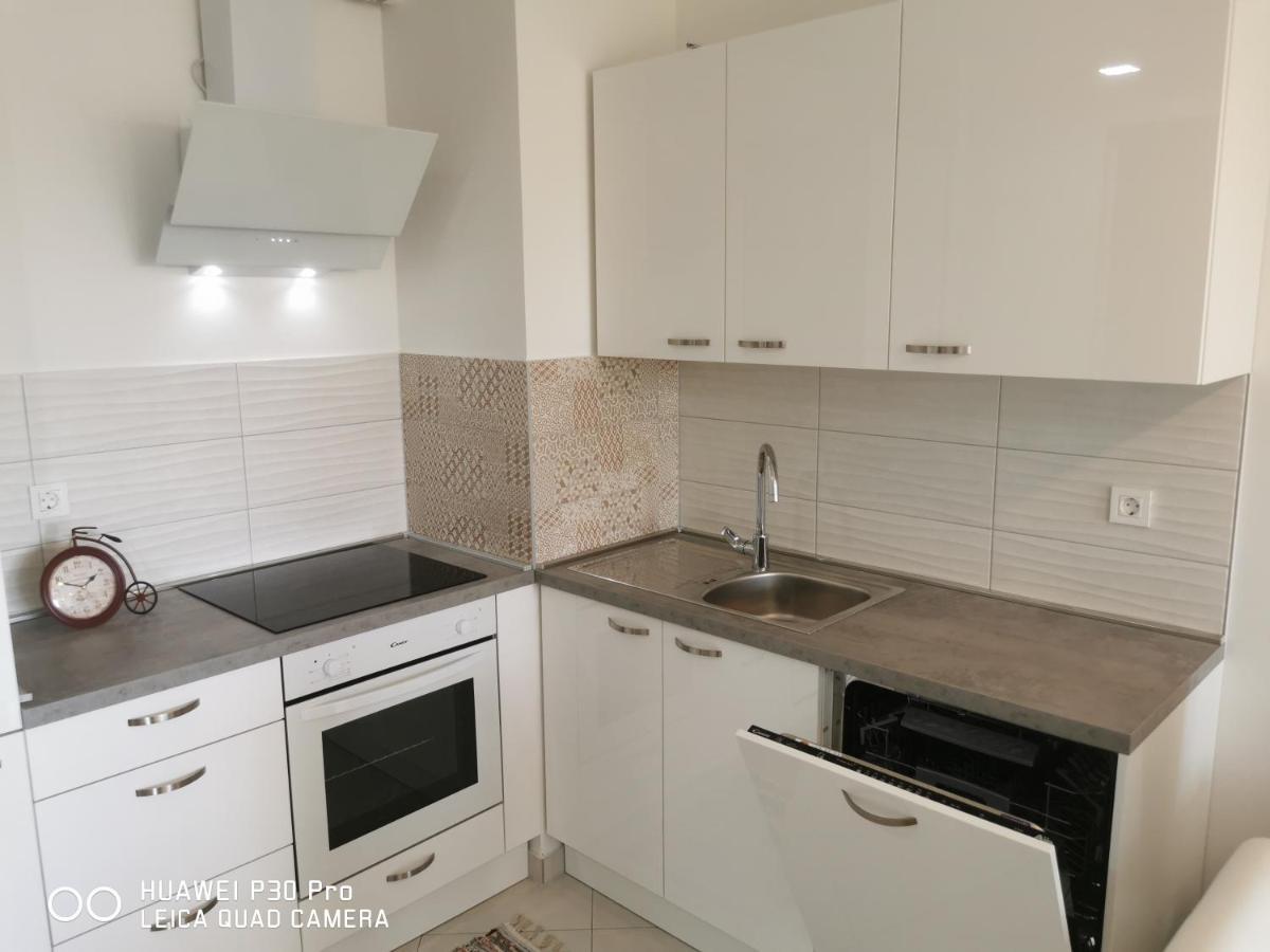 Center Pearl #new#free Reserved Parking In Garage Elevator Direct Access#business And Pleasure#city View&balcony&sunny&cafes&markets&tram#city Center#working Room#2 Toliets#2 Bedrooms Apartment *
