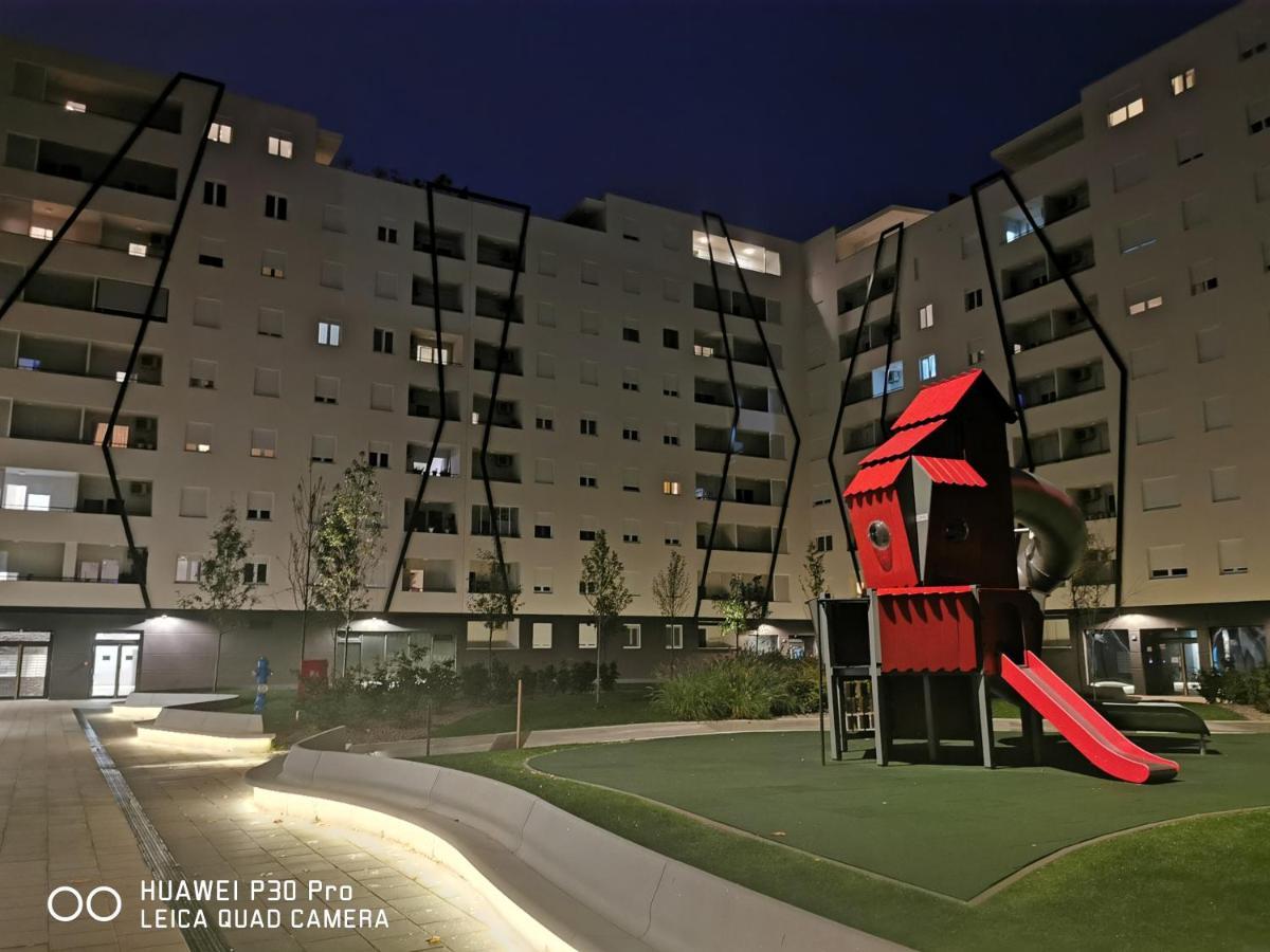 Apartment Center Pearl #new#free Reserved Parking In Garage Elevator Direct Access#business And Pleasure#city View&balcony&sunny&cafes&markets&tram#city Center#working Room#2 Toliets#2 Bedrooms