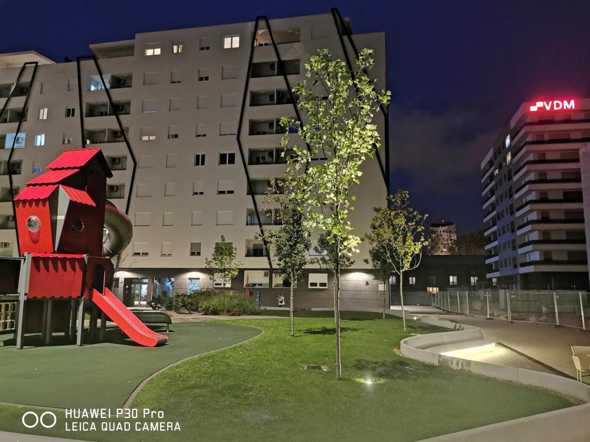 Center Pearl #new#free Reserved Parking In Garage Elevator Direct Access#business And Pleasure#city View&balcony&sunny&cafes&markets&tram#city Center#working Room#2 Toliets#2 Bedrooms